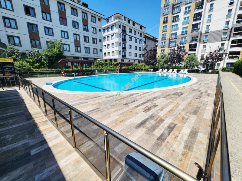 SİTEDE GÜVENLİK OTOPARK KAPALI AÇIK HAVUZLU