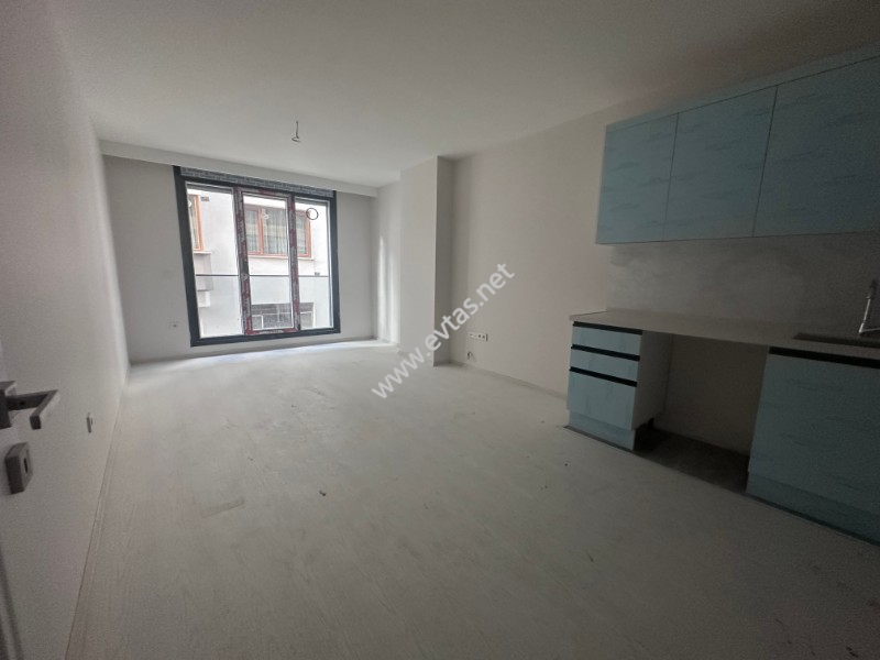 K&Uuml;&Ccedil;&Uuml;KYALI DA ARAKAT BALKONLU MARMARAYA YAKIN GENİŞ 2+1 