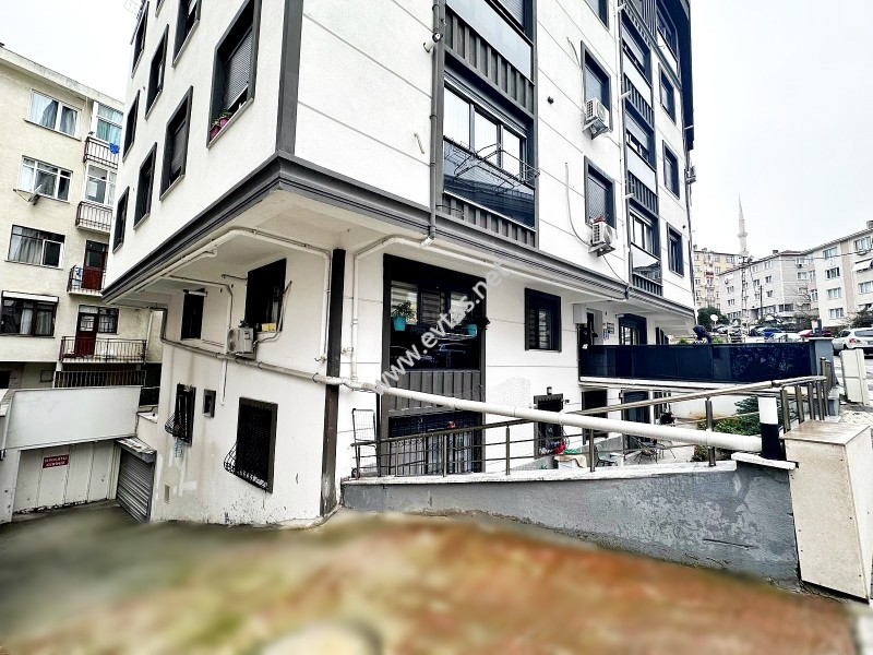 ALTINTEPE MERKEZİ KONUM'DA ARAKAT FERAH 2+1 