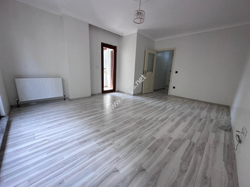 ALTINTEPE CELAL AVŞARDA 2+1 AYRI MUTFAK BALKONLU 2.KAT