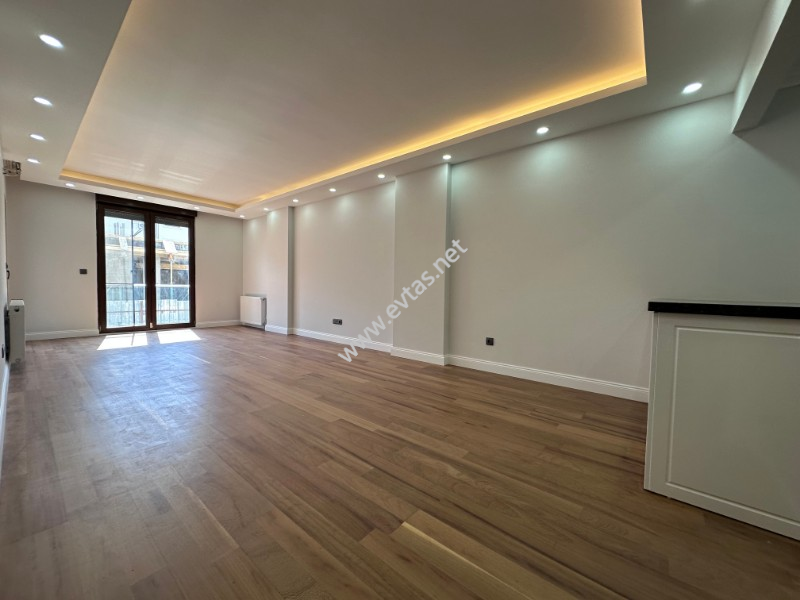 İDEALTEPE SAHİLDE &Ccedil;İFT KAT KAPALI OTOPARKLI BALKONLU 90M2 2+1 