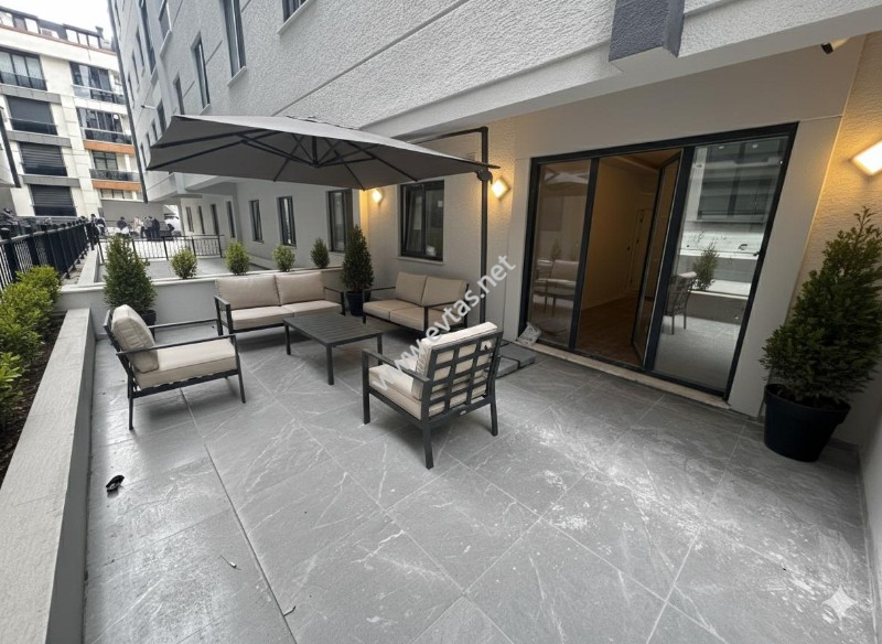 KUĞU PASTANESİ ARKASINDA G&Uuml;VENLİK BİNA GENİŞ TERASLI 3+1**