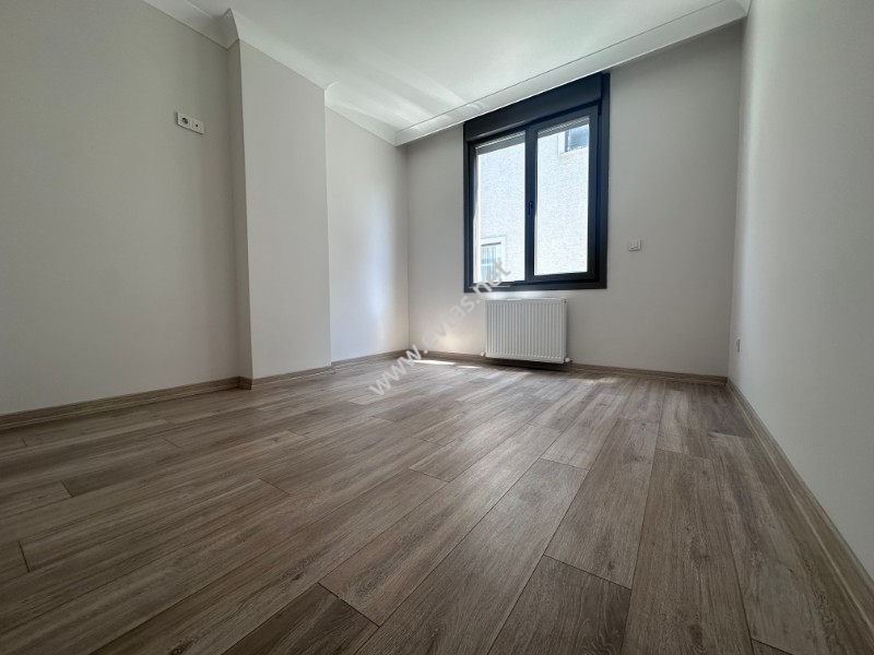 &Ccedil;INARDA YENİ BİNADA &Ouml;N CEPHE AYRI MUTAFKLI 2+1 ARAKAT