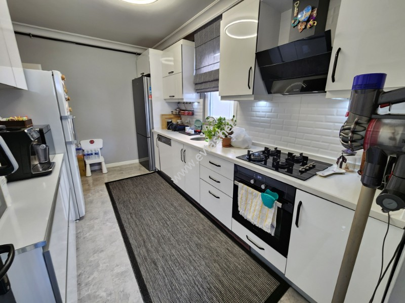  YENİ BİNA DEKARASYONLU BALKONLU KAPALI OTOPARKLI