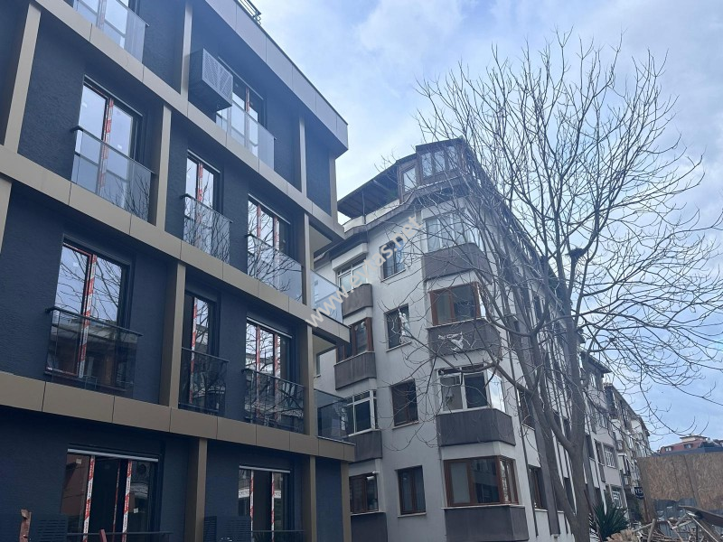 K&Uuml;&Ccedil;&Uuml;KYALI TAHİNCİOLU ARKASNDA &Ouml;ZEL BAH&Ccedil;E KATI GENİŞ M2 2+1
