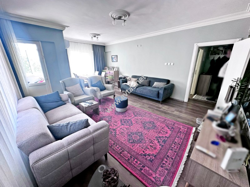 İDEALTEPE'DE GENİŞ ARAZİLİ SİTE İ&Ccedil;ERİSİN'DE İ&Ccedil;İ YAPILI 3+1
